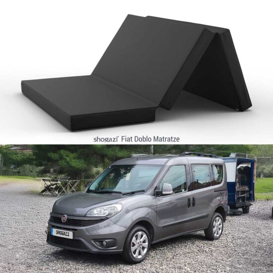 Fiat Doblo Matratze – Faltbare Kaltschaummatratze vor Fiat Doblo Hochdachkombi auf Campingplatz